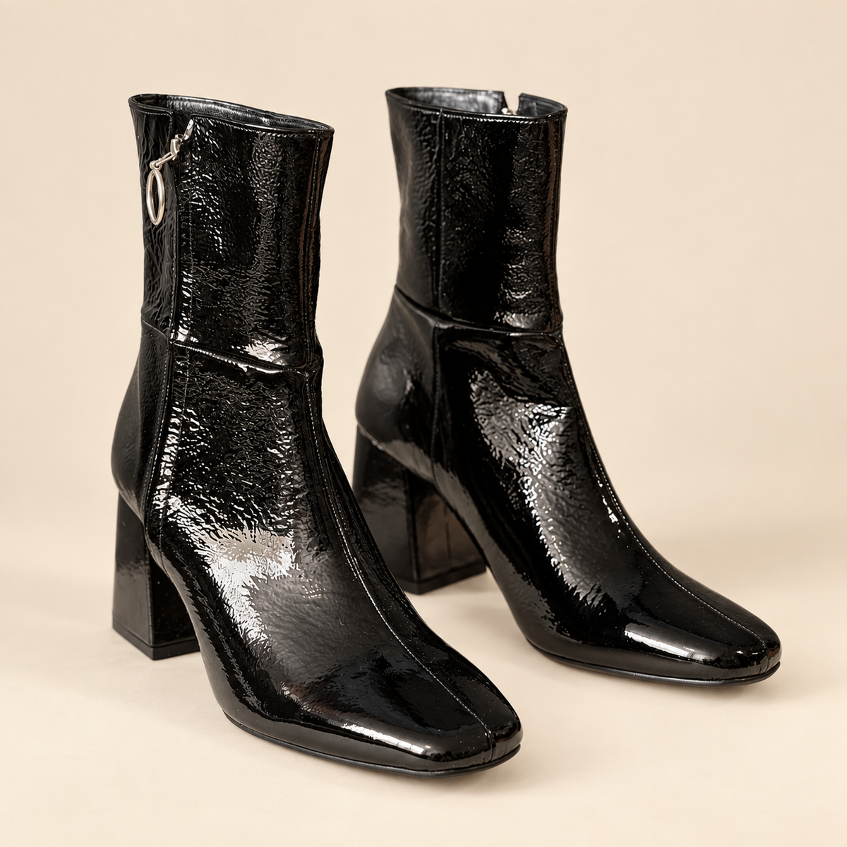 Botas 70s de Tacón – Charol Negro