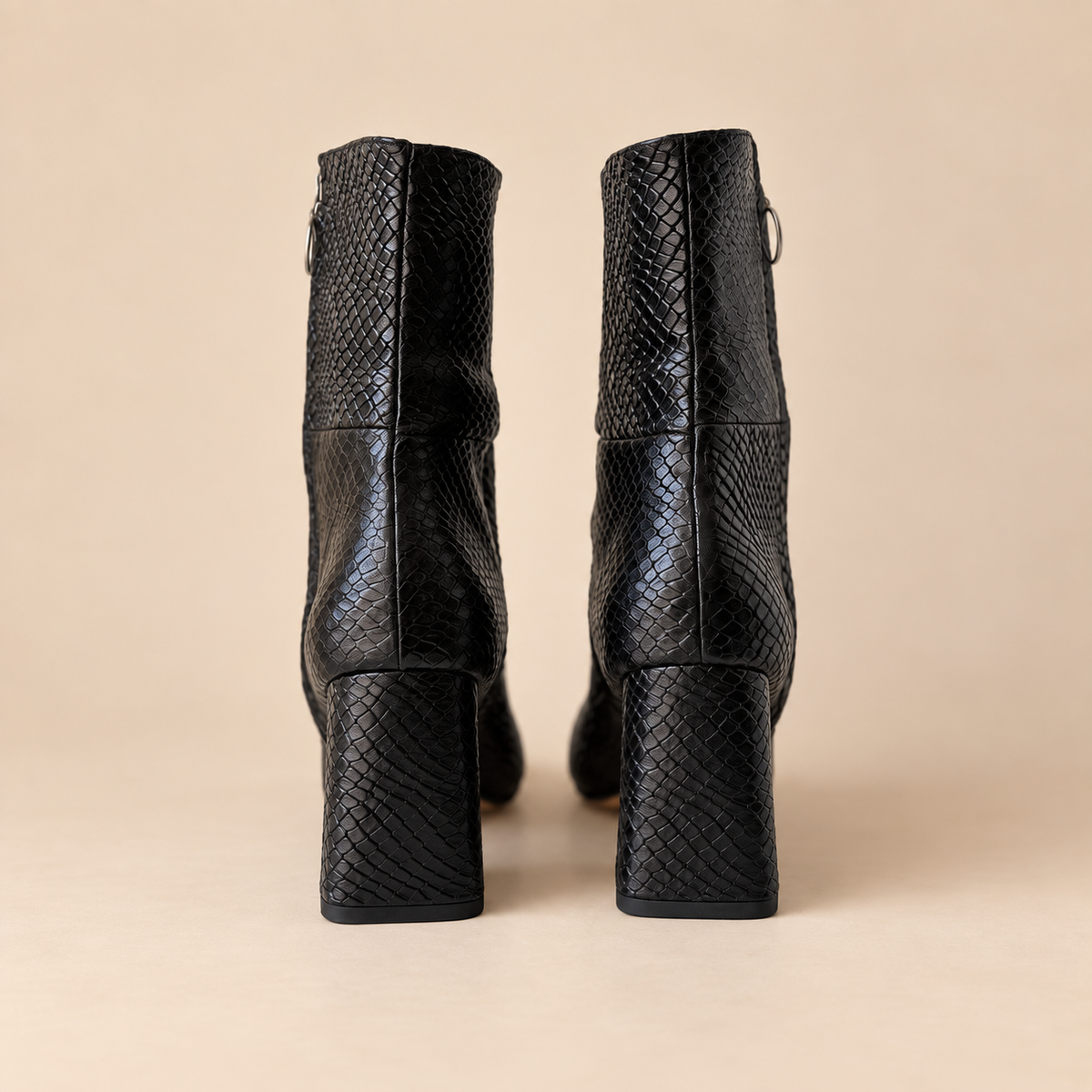 Botas Europa – Negro Textura Víbora