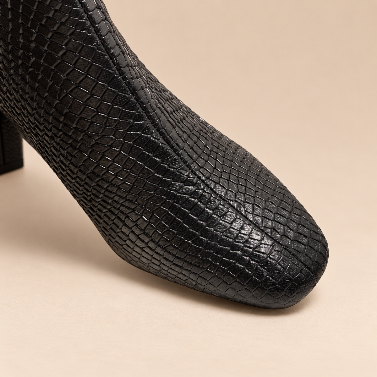 Botas Europa – Negro Textura Víbora