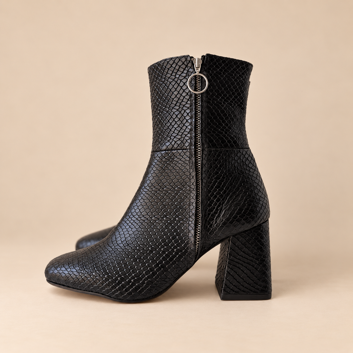 Botas Europa – Negro Textura Víbora
